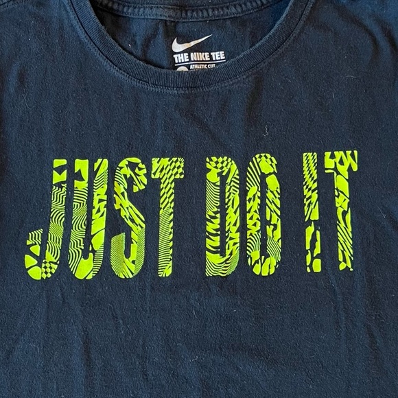Nike Just Do It Athletic Cut Small Black Green Shirt Top Tee - Picture 2 of 3
